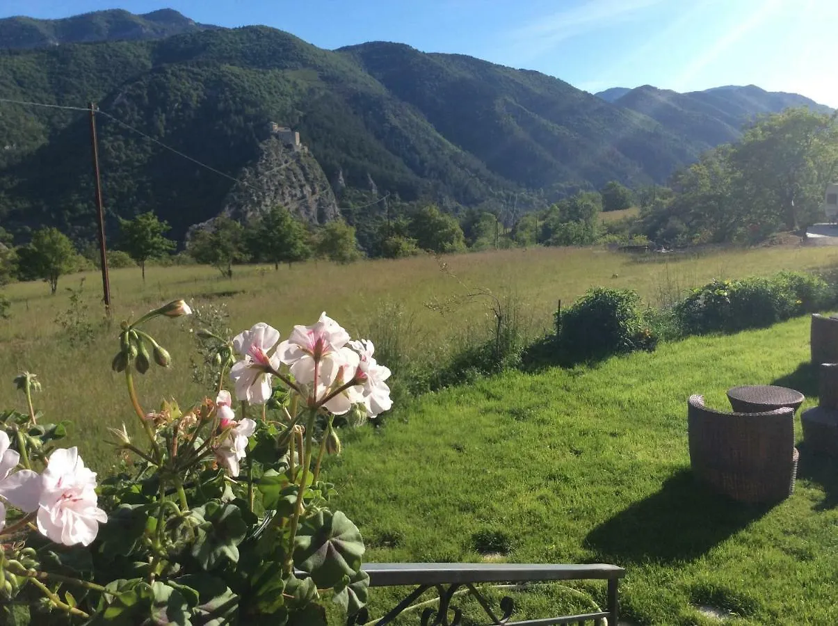 Clot De Felines Chambre Spacieuse Hotel Entrevaux 0*,