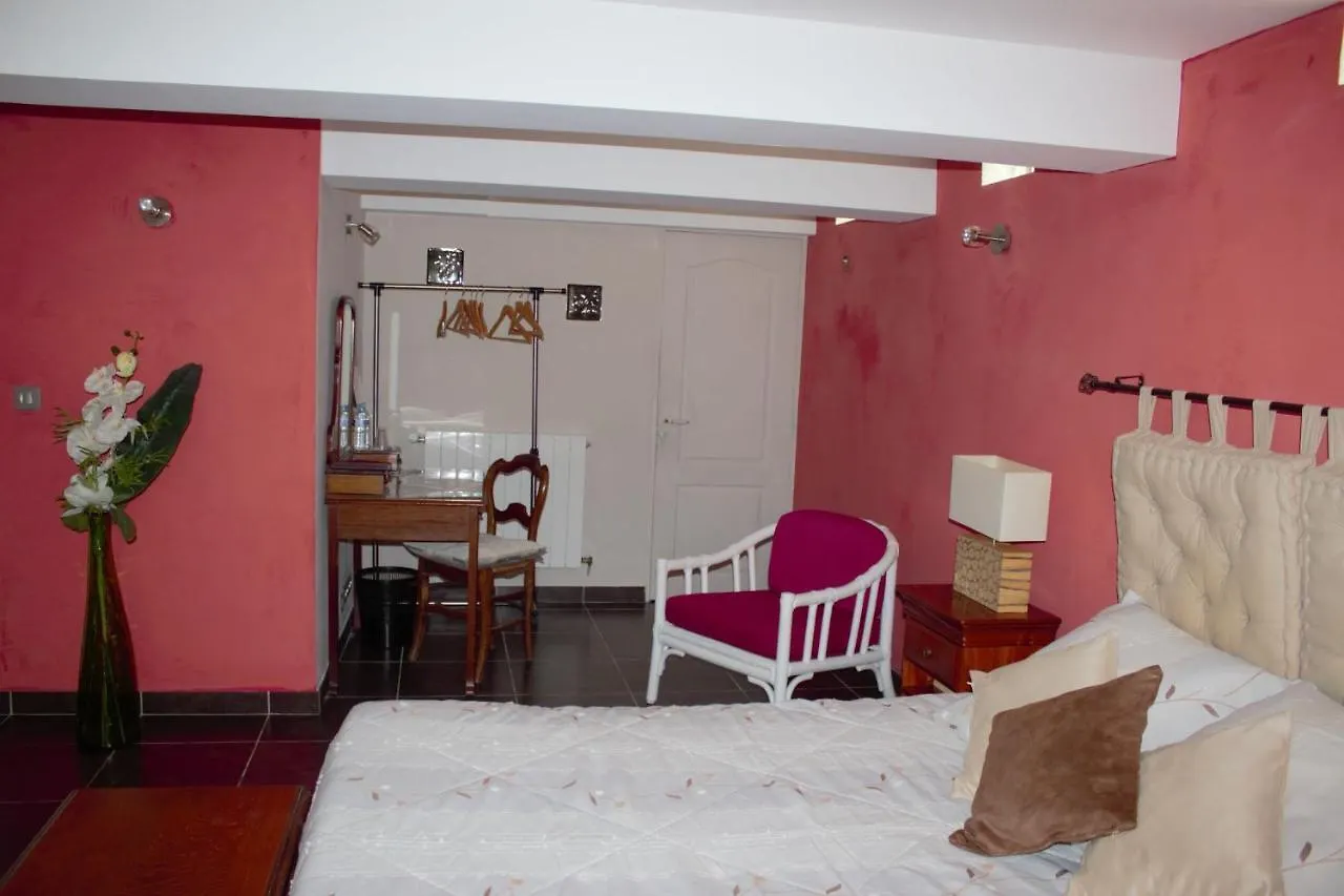 Clot De Felines Chambre Spacieuse Hotel Entrevaux France